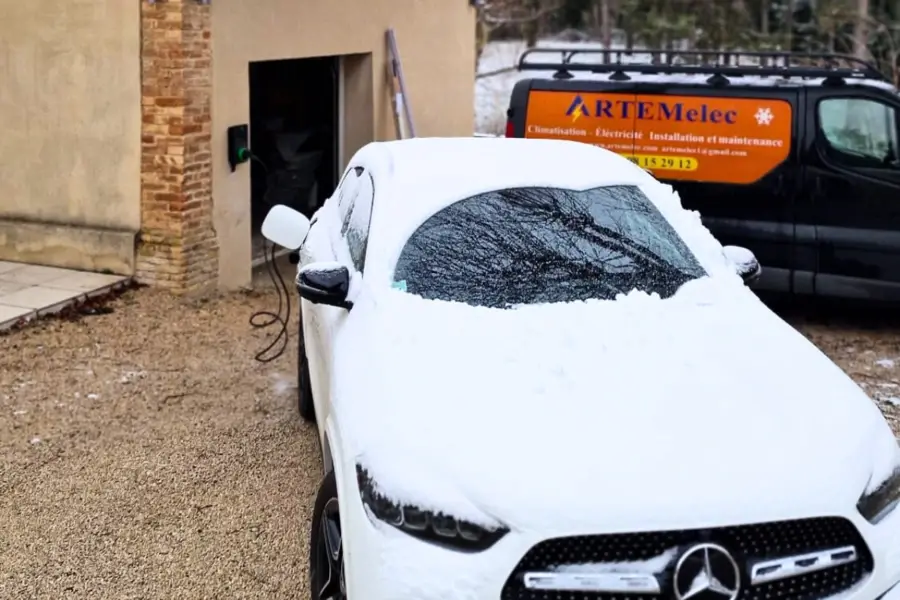 borne-recharge-autel-mercedes-neige-installation-valence