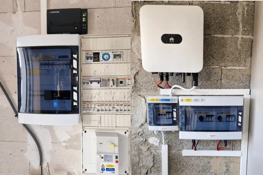 onduleur-huawei-tableau-electrique-photovoltaique-valence